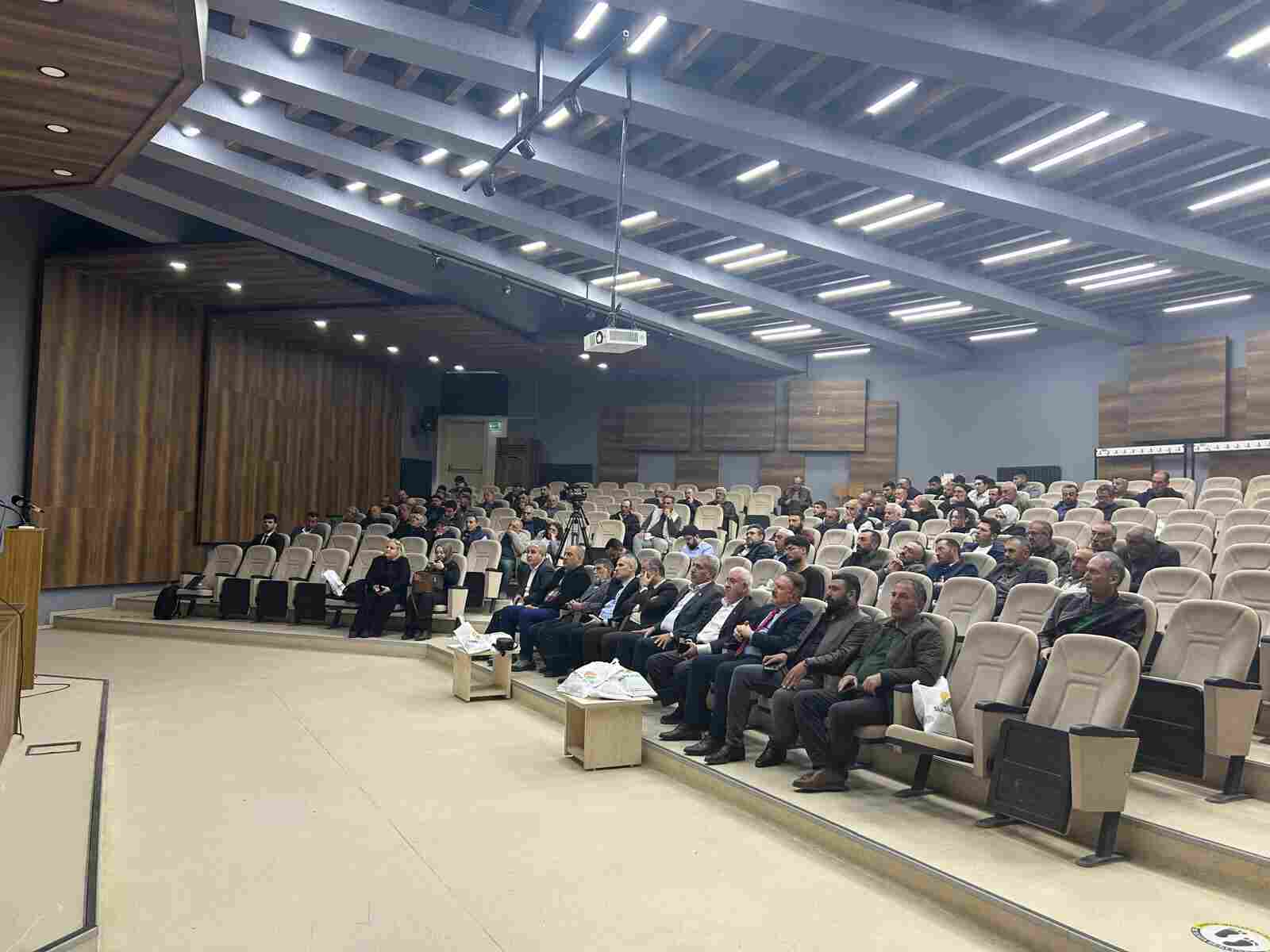 Fırat &Uuml;niversitesi&rsquo;nde Bağda Feromonla M&uuml;cadele Y&ouml;ntemleri Anlatıldı